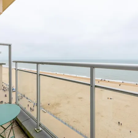 Lecomte - The Shoreline Coastal Walks 190 Ostend