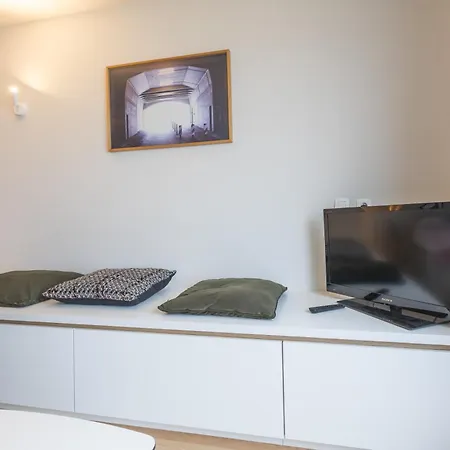 Lecomte - The Shoreline Coastal Walks 190