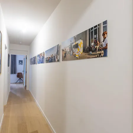 Lecomte - The Shoreline Coastal Walks 190 *