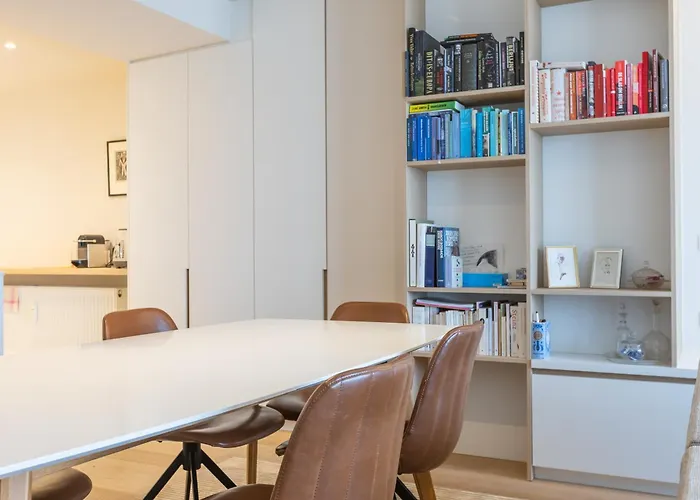 Lecomte - The Shoreline Coastal Walks 190 * 奥斯滕德