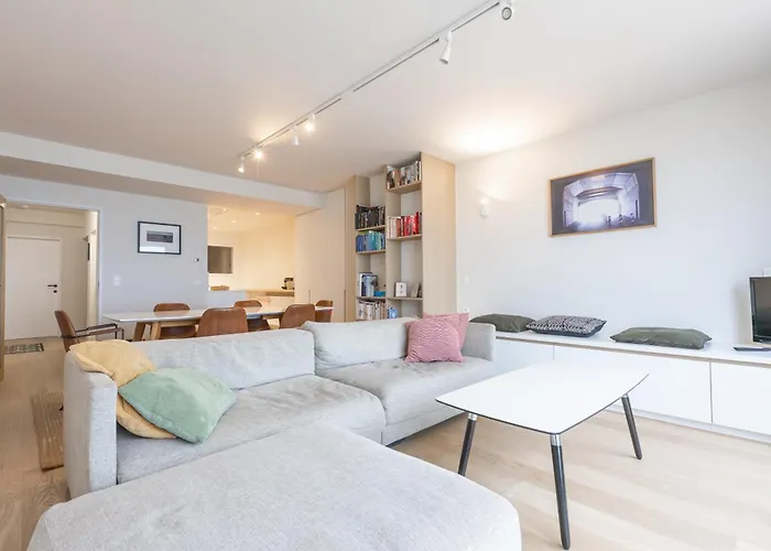 Lecomte - The Shoreline Coastal Walks 190 奥斯滕德