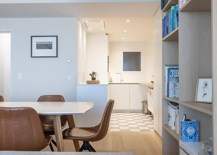 Lecomte - The Shoreline Coastal Walks 190 奥斯滕德