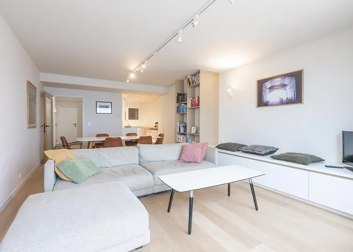 Lecomte - The Shoreline Coastal Walks 190 * 奥斯滕德