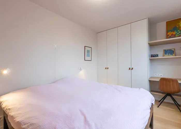 Lecomte - The Shoreline Coastal Walks 190 奥斯滕德