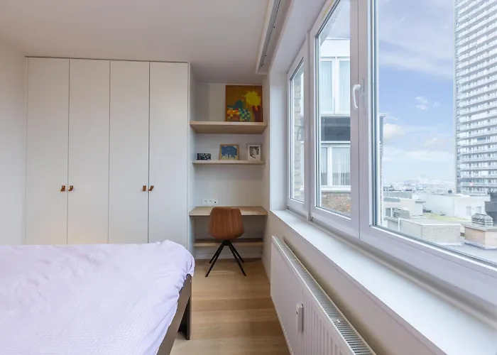 Lecomte - The Shoreline Coastal Walks 190 奥斯滕德