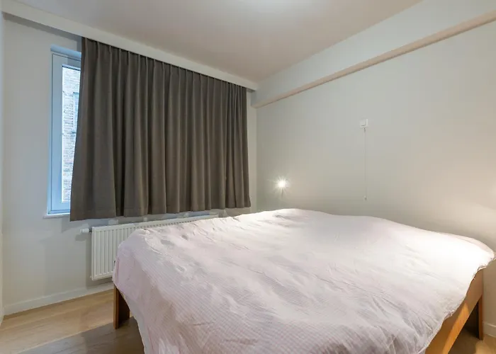 Lecomte - The Shoreline Coastal Walks 190