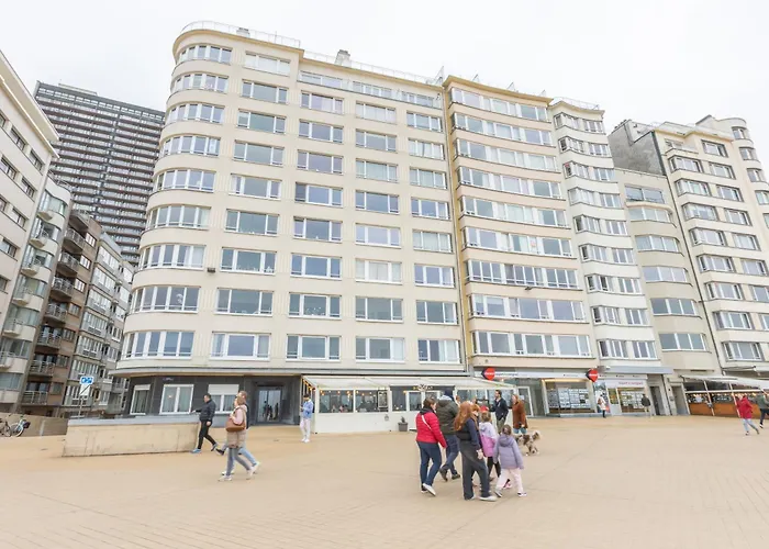 Lecomte - The Shoreline Coastal Walks 190 奥斯滕德